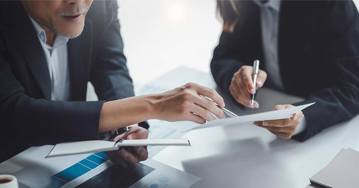 Key Officers - Corporate Governance - Globe