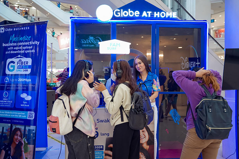 Globe At Home Booth.