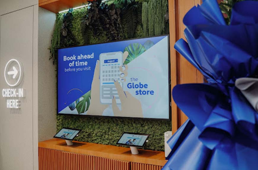 next-generation Globe store check-in area