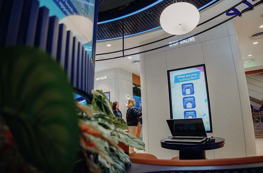 next-generation Globe store touch screen online shop