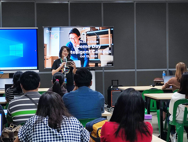 Globe Business held a Demo Day at the De La Salle Lipa to showcase 5G use cases relevant to learning.