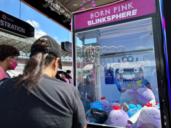  BORN PINK Blinksphere by Globe.