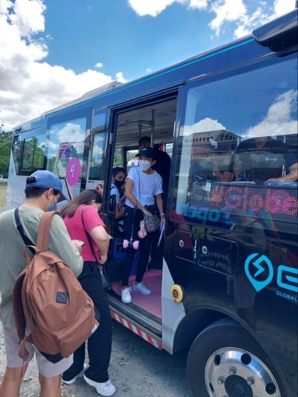 BORN PINK GET Transport by Globe.