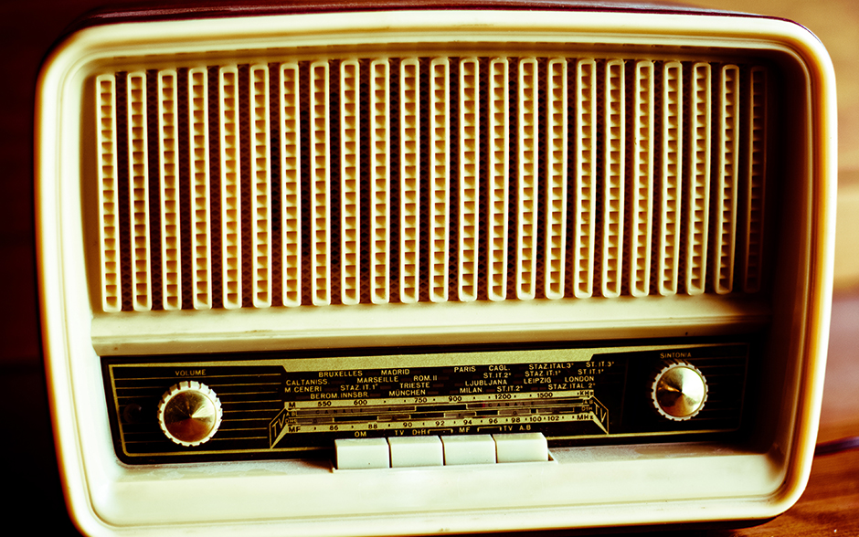An old radio from the 1920s.