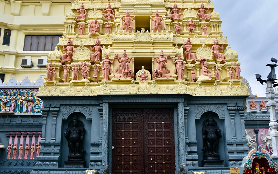 Sri Senpaga Vinayagar Temple's facade.