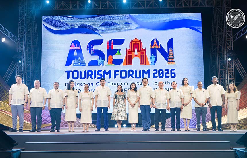 World leaders pose together in the ASEAN Tourism Forum stage.