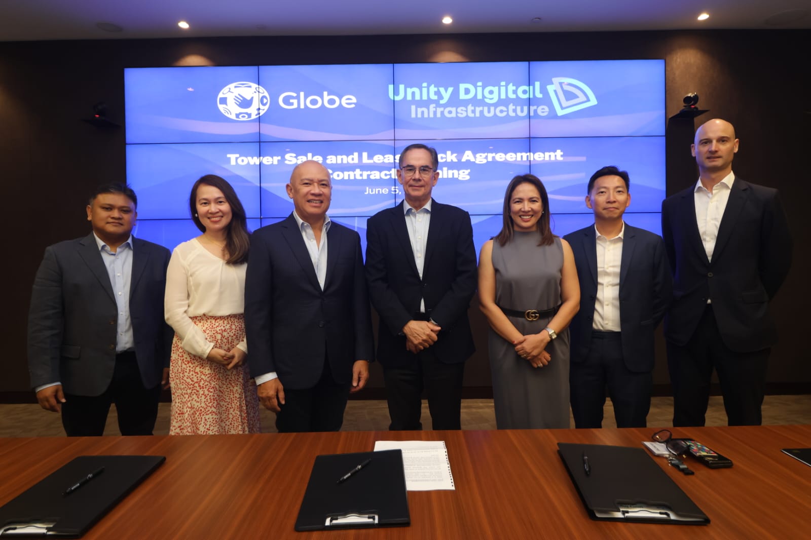 Globe, Aboitiz tower deal