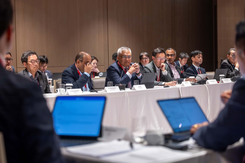 Globe CEO Carl Cruz joins leaders in a roundtable discussion at the Digital Nations Summit in Tokyo.