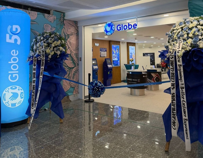 Globe Store at SM City Cebu during grand opening ribbon-cutting ceremony.