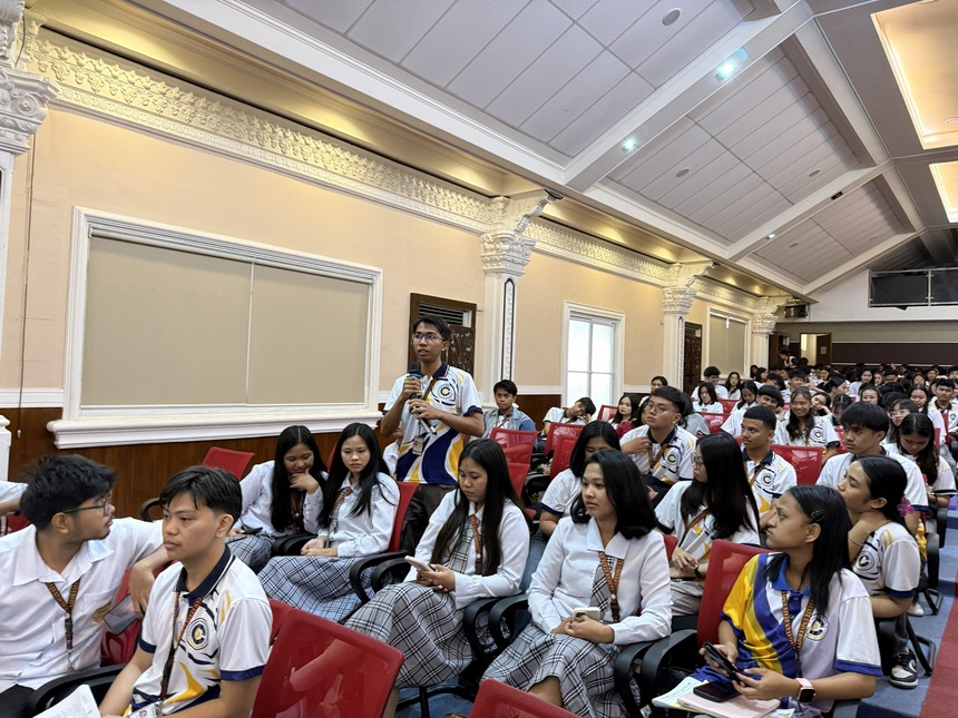 North Luzon students participated in Globeâs Digital Thumbprint Program workshops.