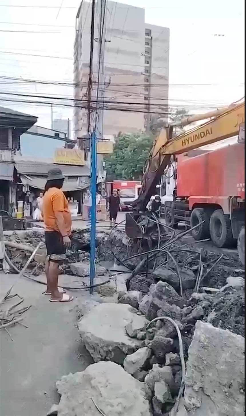 Underground fiber optic cables in Paco, Manila.