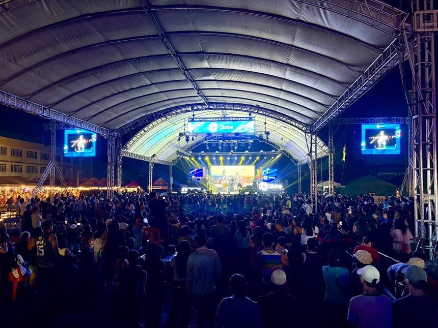 Crowd watches G Music Fest during the Peñafrancia Festival 2026 in Naga City.