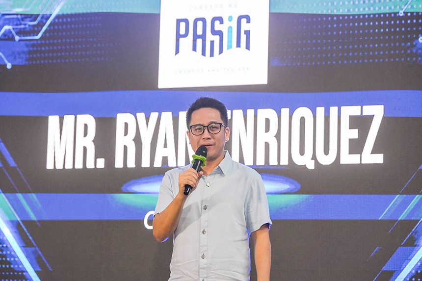 Pasig City Councilor Ryan Enriquez speaks at the GoSafe sa Cyberspace campaign launch.